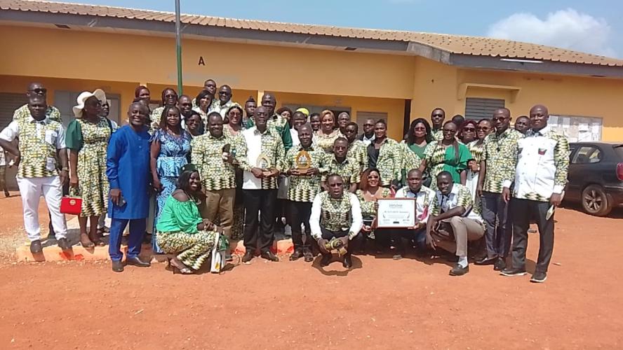 Côte d’Ivoire : Lycée Moderne 1 de Yamoussoukro / Cérémonie d’hommage  à Kouakou Kouassi et Yao Fréderic  pour leur départ à la retraite